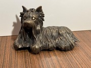 Śliczna figurka jak z brązu pies piesek 