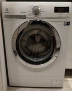 pralka Electrolux EWS11276CAU działająca z głośnym łożyskiem