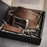 Pasek męski z ekologicznej skóry GRATIS brelok Elegancki prezent