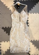 Sukienka dopasowana z siateczką