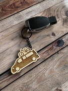 Drewniany brelok z charakterem - personalizowany