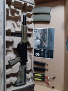 Replika karabinka SA-E11 EDGE Half-Tan - Light Ops Stock