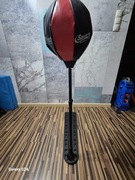 gruszka bokserska na stojaku