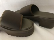 ASOS klapki na platformie kolor oliwkowy roz.39