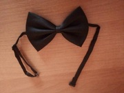 MUSZKA CZARNA  ZAWIĄZYWANA