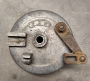 Szczękotrzymacz tylny tył ROMET motorynka komar szczęki hamulec bęben