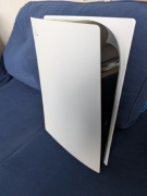 PlayStation 5 + pad DualSense + oryginalny karton – bardzo dobry stan