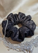 Ręcznie robiona gumka SCRUNCHIE z koronki | Delikatna dla włosów