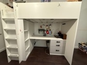 Łóżko SMASTAD (+biurko i szafa)