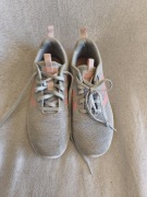 Adidas Lite Racer r. 37 1/3 – szare z różowymi paskami, lekkość i styl!