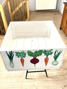 Zdobiona skrzynia drewniana, warzywniak, donica, pojemnik