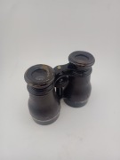 Stara zabytkowa lornetka