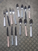 Sztućce   do baru .