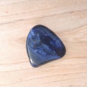 Sodalit polerowany kamień półszlachetny waga ponad 19 gram