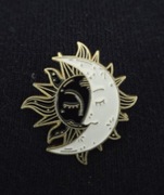 Przypinka pin button słońce księżyc