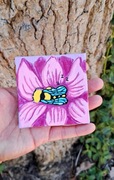 Śpiący Bąk na Mini Sztaludze Akryl, handmade, obrazek canvas, trzmiel 