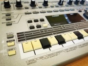 Roland MC-303 MC303 syntezator sekwenser groovebox