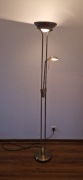 Lampa podłogowa stojaca z sciemniaczem do czytania