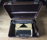 Maszyna do pisania Predom Łucznik 1301