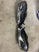 Lampy przednie L+R VW Passat B7