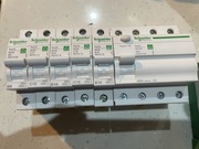 Schneider wyłączniki i różnicówki 