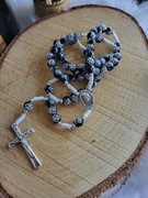 Damski czarny różaniec z Medjugorie