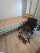 Łóżko rehabilitacyjne plus dwa materace: zwykły i odleżynowy. Gratis wózek