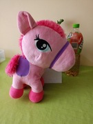 Duży różowy konik. Maskotka