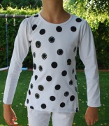  Piena biała bluzka z czarne koła z diamentami 134