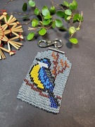 Sikorka - zawieszka brelok do kluczy torebki tkany ręcznie z koralików