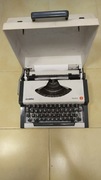 Maszyna do pisania Olympia Traveller 