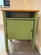 Szafka nocna IKEA HURDAL – zielona z drewnianym blatem | stan bardzo dobry