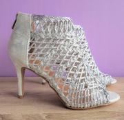 Czółenka ażurowe gladiatorki srebrne szpilki r. 41