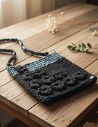 Czarna torba typu hobo z kwiatami, ręczne robiona