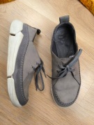 Szare skórzane wiązane półbuty clarks trigenic 39
