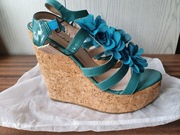 Sandały na wysokiej koturnie 40 eu