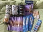 Zestaw karm mokrych i przysmaków dla kota + fontanna i miska automatyczna