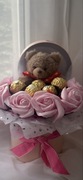 Flover Box z pluszakiem i różami mydlanymi