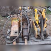 Młot wyburzeniowy JCB 