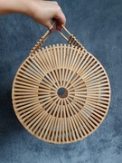 Torebka do ręki, drewniany ażurowy kuferek