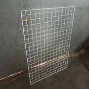 Kraty 100x70 cm z drutu ekspozycyjna do zawieszenia na ścianę