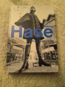 Nowa w twardej oprawie Hase Miłość moda sztuka biografia 