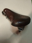 Stare skórzane siodełko rowerowe 