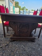 *Włoski, rzeźbiony stół na łapach z 4 krzesłami ok.1920r.*antyk 