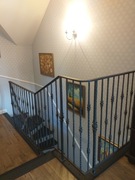 Barierka metalowa z elementami kutymi. 