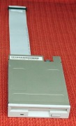 Napęd dyskietek  z PC  Mitsumi do Amigi z taśmą 34 pin