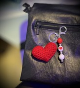 Brelok z szydełkowym serduszkiem - wyjątkowy upominek