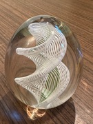 Śliczna szklana ozdoba przycisk do papieru 