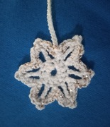 SZYDEŁKOWE ŚNIEŻYNKI - RĘKODZIEŁO