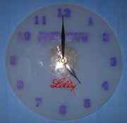 Ścienny szklany zegar elektryczny z matowego szkła